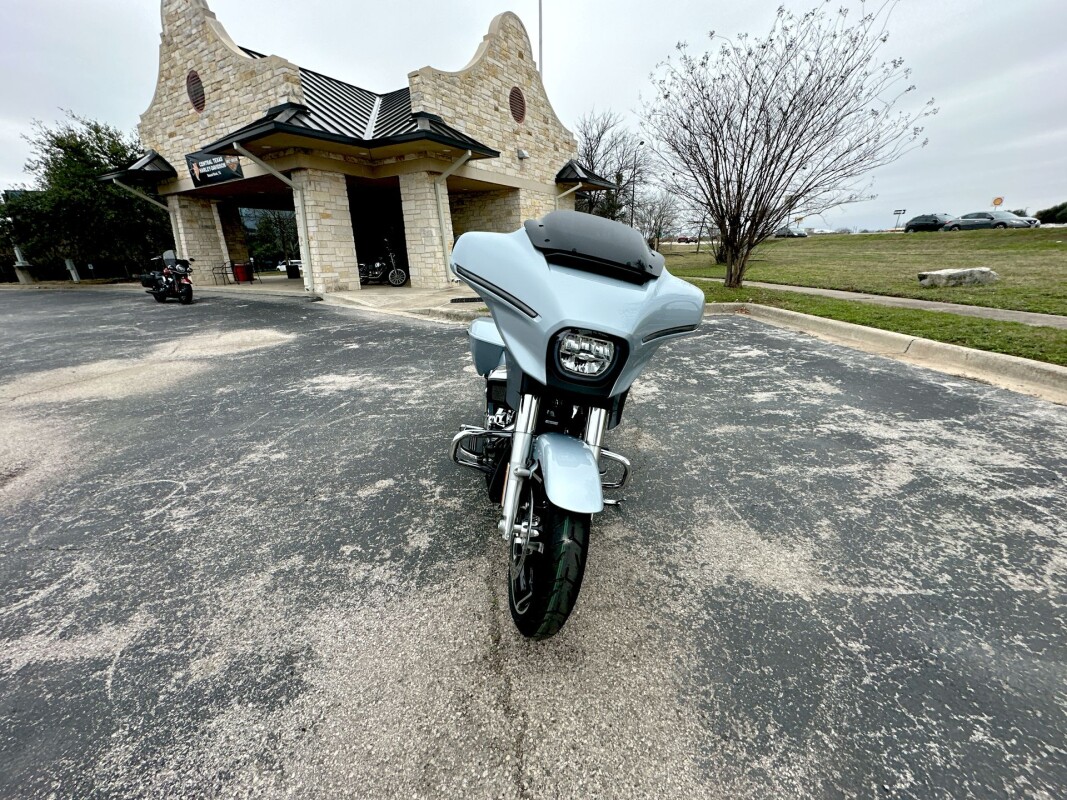2025 Harley-Davidson Street Glide FLHX - Photo 5