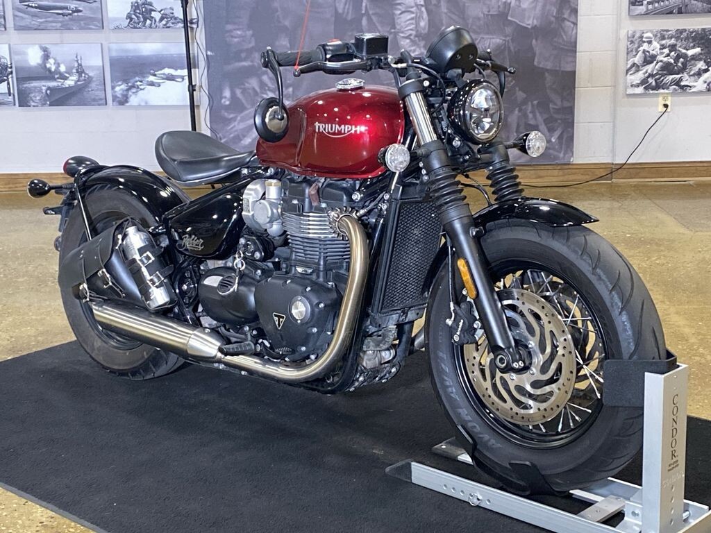 TRIUMPH ブラックカウル Wellington | Triumph Street Twin Origins Cafe
