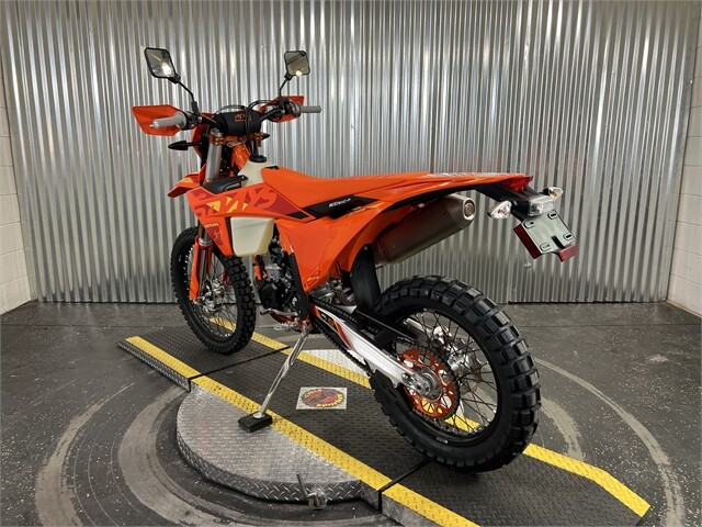 2025 KTM 500 EXC-F Six Days - Photo 6