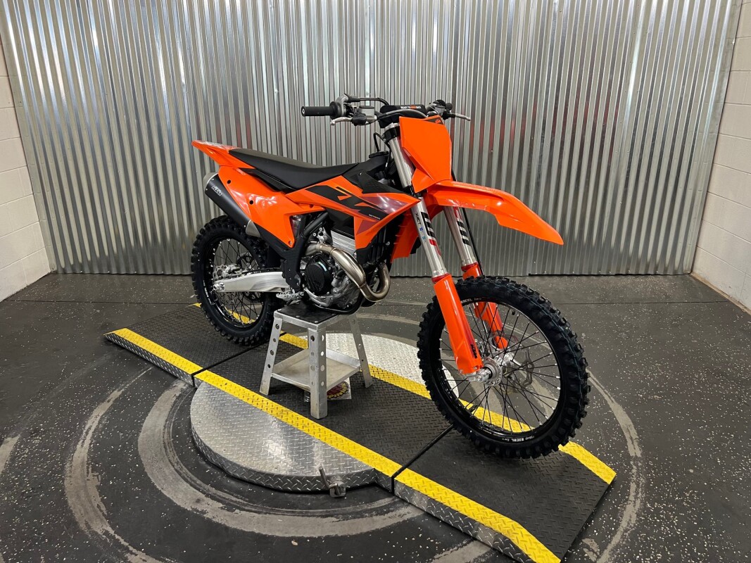 2025 KTM 350 SX-F - Photo 2