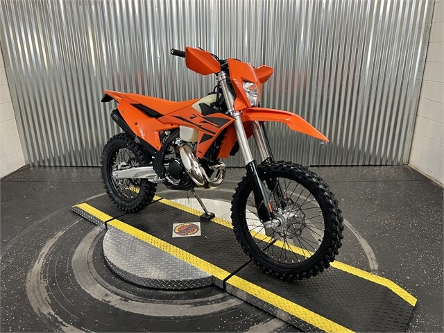 2025 KTM 150 XC-W - Photo 2