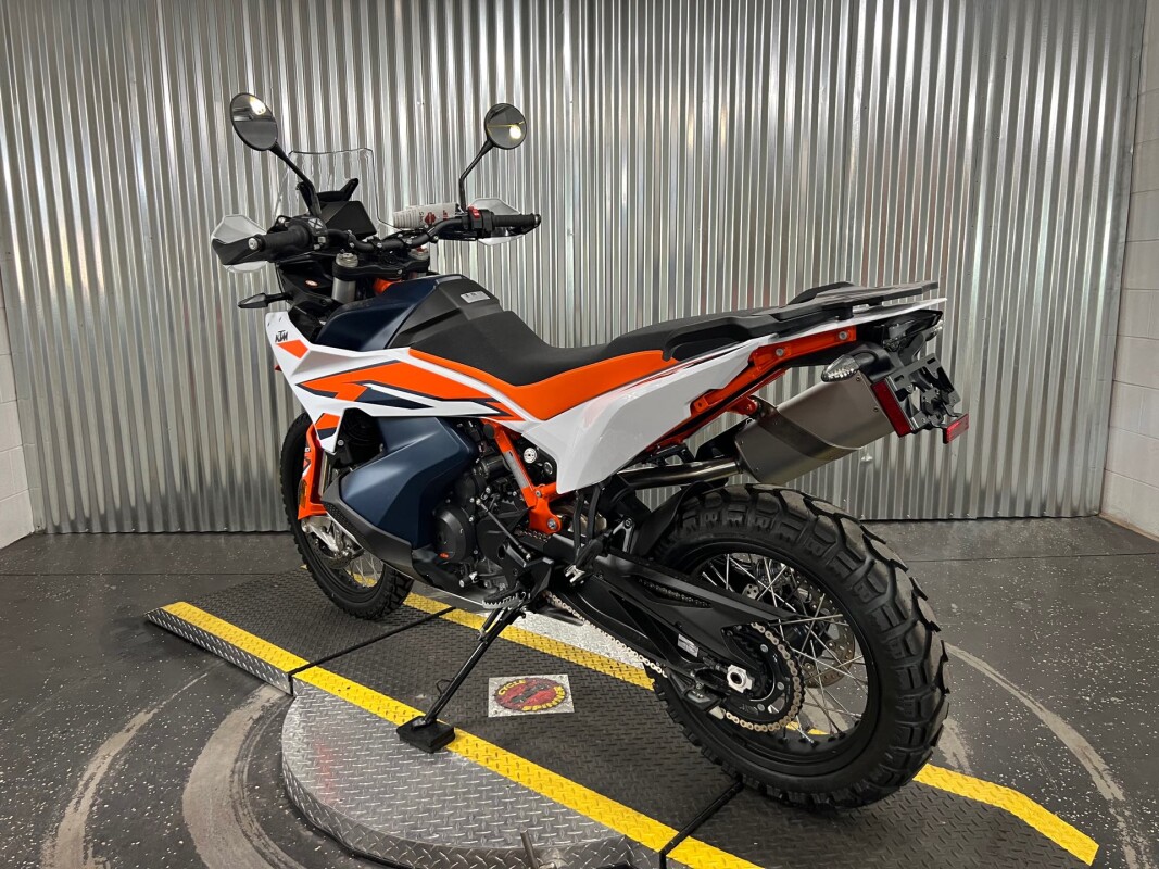 2024 KTM 890 Adventure R - Photo 4