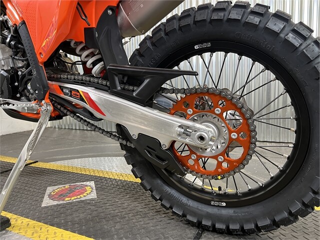 2025 KTM 500 EXC-F Six Days - Photo 8