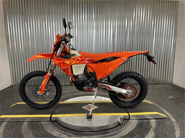2025 KTM 500 EXC-F Six Days - Photo 7