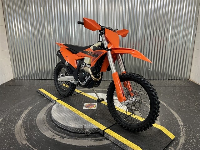 2025 KTM 300 XC - Photo 2