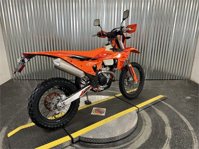 2025 KTM 500 EXC-F Six Days - Photo 5