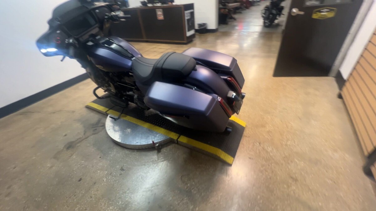 2025 Harley-Davidson Street Glide FLHX - Photo 10