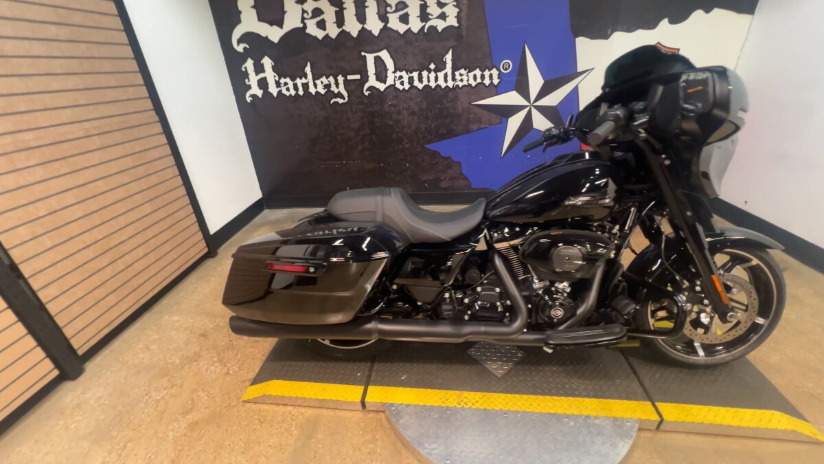 2025 Harley-Davidson Street Glide FLHX - Photo 6