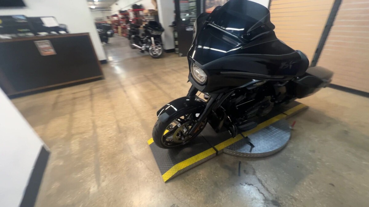 2025 Harley-Davidson Street Glide FLHX - Photo 9