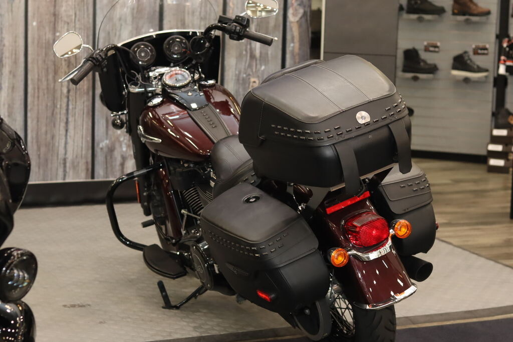 2018 Harley-Davidson Heritage Softail Classic 114 FLHCS, photo 10