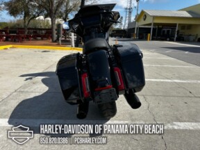 2025 Harley-Davidson<sup>®</sup> Street Glide® thumb 2