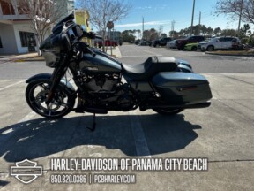 2025 Harley-Davidson<sup>®</sup> Street Glide® thumb 0