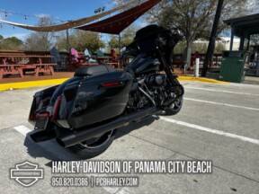 2025 Harley-Davidson<sup>®</sup> Street Glide® thumb 3