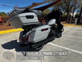 2025 Harley-Davidson<sup>®</sup> Street Glide® Ultra thumb 3