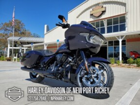 2025 Harley-Davidson<sup>®</sup> Road Glide® thumb 2