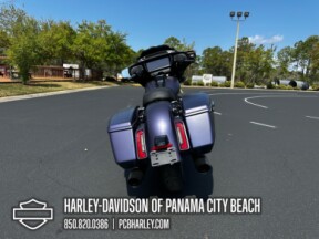 2025 Harley-Davidson<sup>®</sup> Street Glide® thumb 2