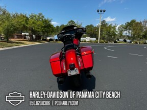 2025 Harley-Davidson<sup>®</sup> Street Glide® thumb 2