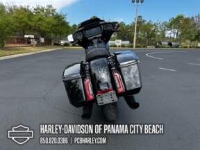 2025 Harley-Davidson<sup>®</sup> Street Glide® thumb 2