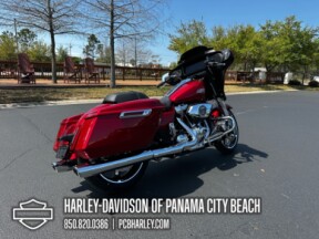 2025 Harley-Davidson<sup>®</sup> Street Glide® thumb 3