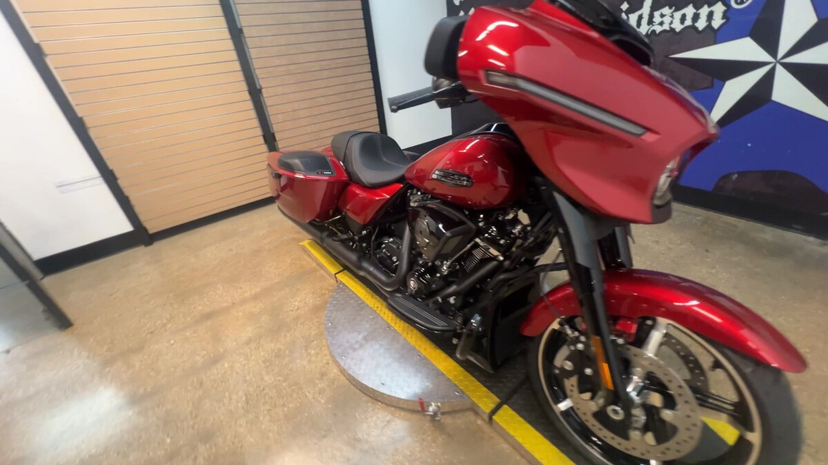 2025 Harley-Davidson Street Glide FLHX - Photo 6