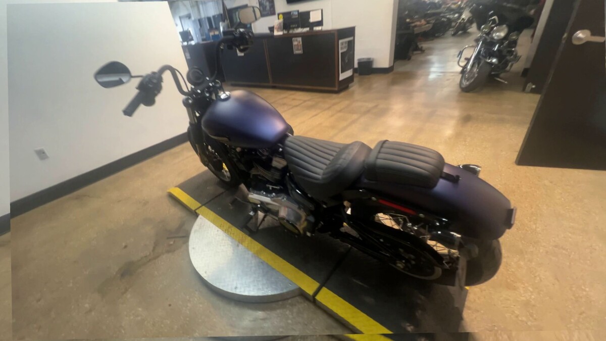 2025 Harley-Davidson Street Bob FXBB - Photo 2