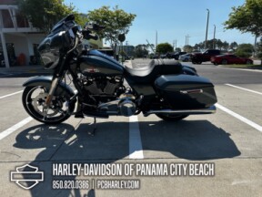 2025 Harley-Davidson<sup>®</sup> Street Glide® thumb 0