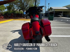 2025 Harley-Davidson<sup>®</sup> Street Glide® thumb 2
