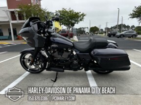 2025 Harley-Davidson<sup>®</sup> Road Glide® thumb 0