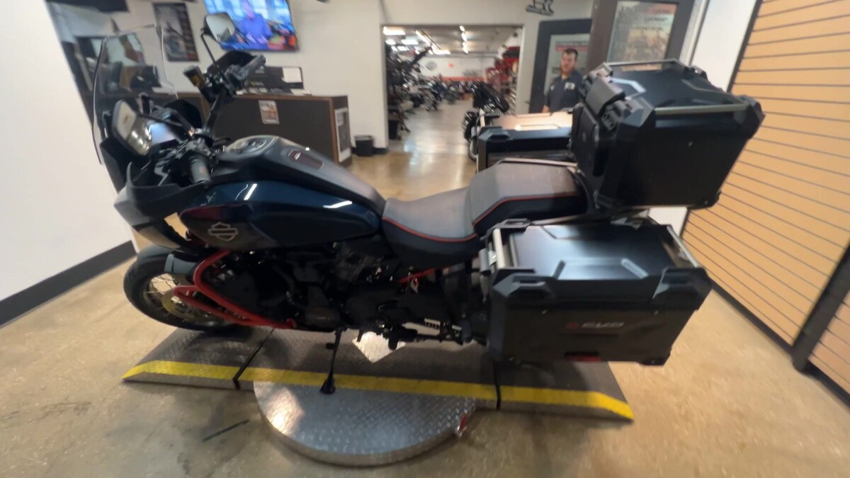2025 Harley-Davidson CVO Pan America RA1250SE - Photo 9