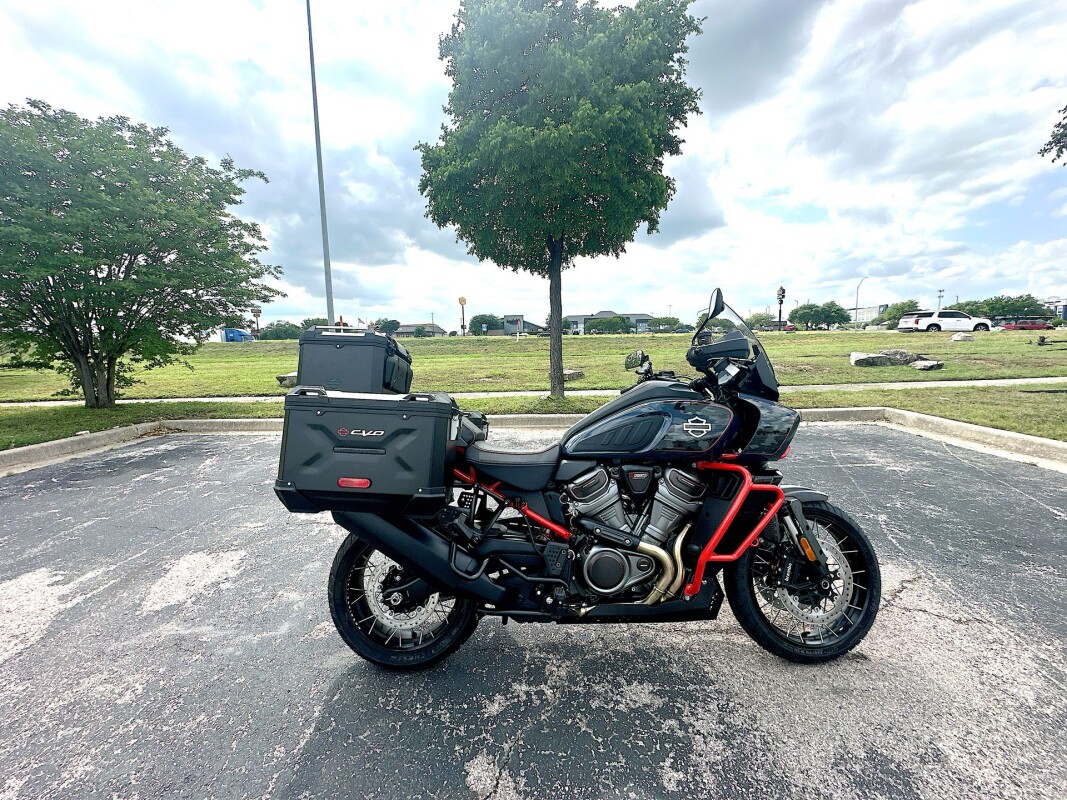2025 Harley-Davidson CVO Pan America RA1250SE - Photo 2