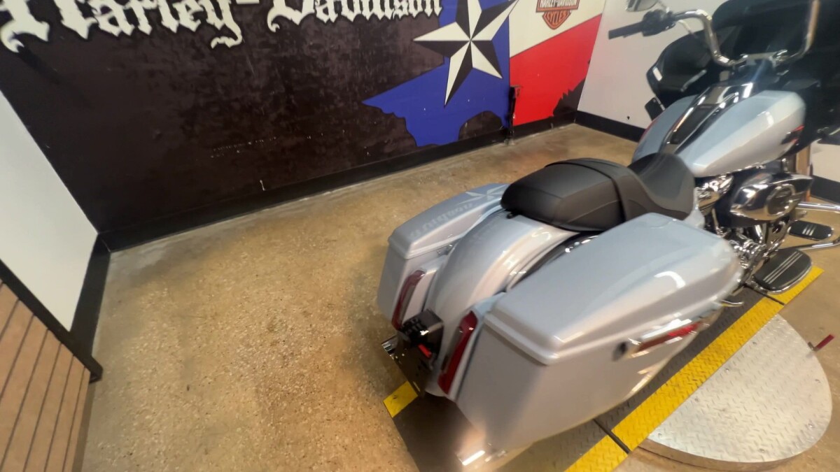 2025 Harley-Davidson Road Glide FLTRX - Photo 3