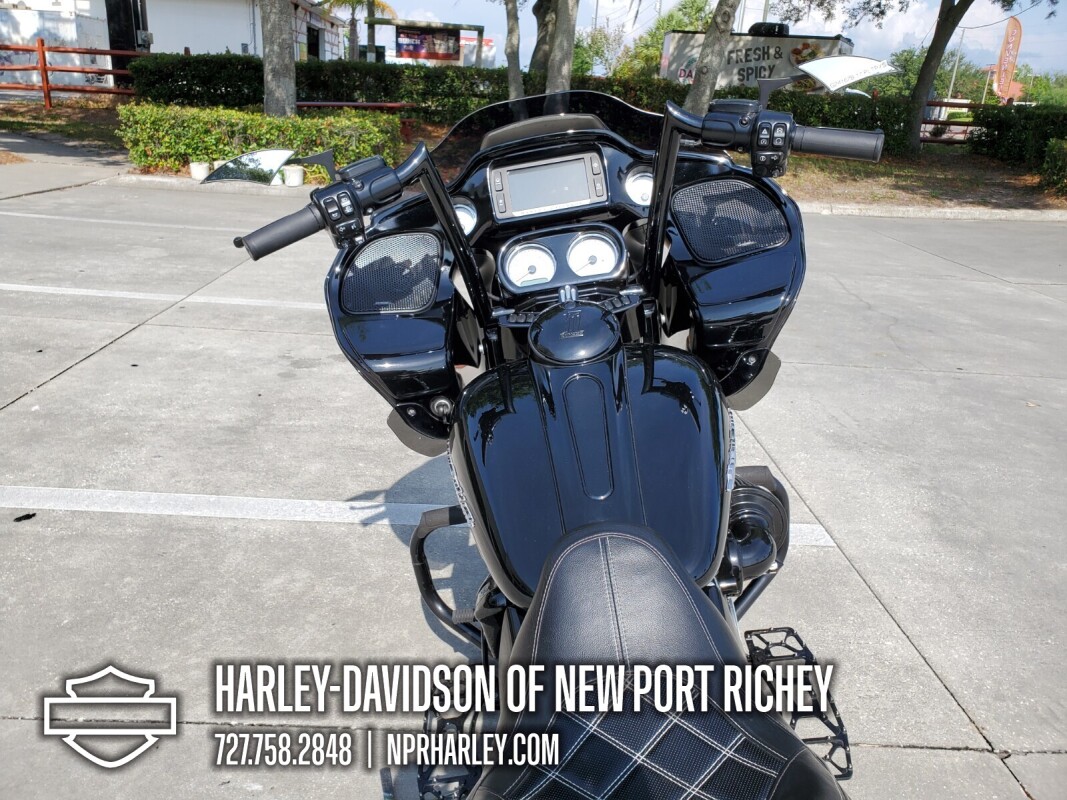 2017 Harley-Davidson® Road Glide® Special, photo 9