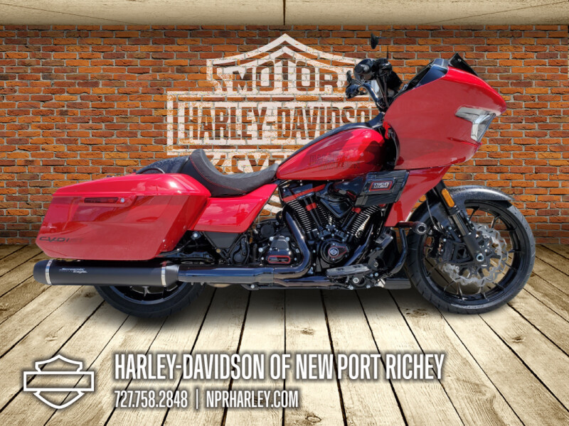 2025 Harley-Davidson<sup>®</sup> CVO™ Road Glide® ST