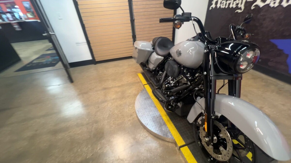 2025 Harley-Davidson Road King Special FLHRXS - Photo 6