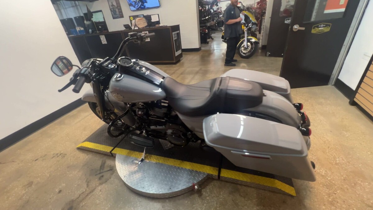 2025 Harley-Davidson Road King Special FLHRXS - Photo 9