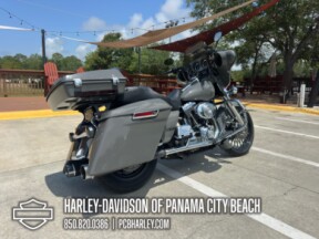 2004 Harley-Davidson<sup>®</sup> Electra Glide® Classic thumb 3