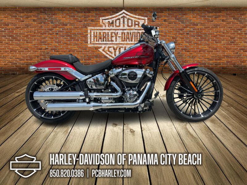 2025 Harley-Davidson<sup>®</sup> Breakout®