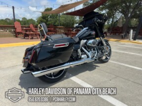 2025 Harley-Davidson<sup>®</sup> Street Glide® thumb 3