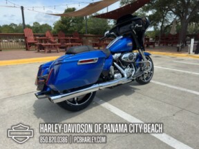 2025 Harley-Davidson<sup>®</sup> Street Glide® thumb 3