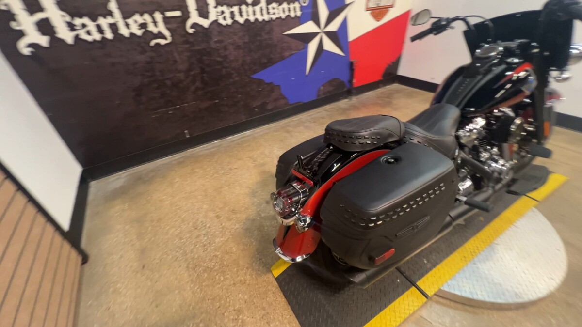 2025 Harley-Davidson Heritage Classic FLHC - Photo 4