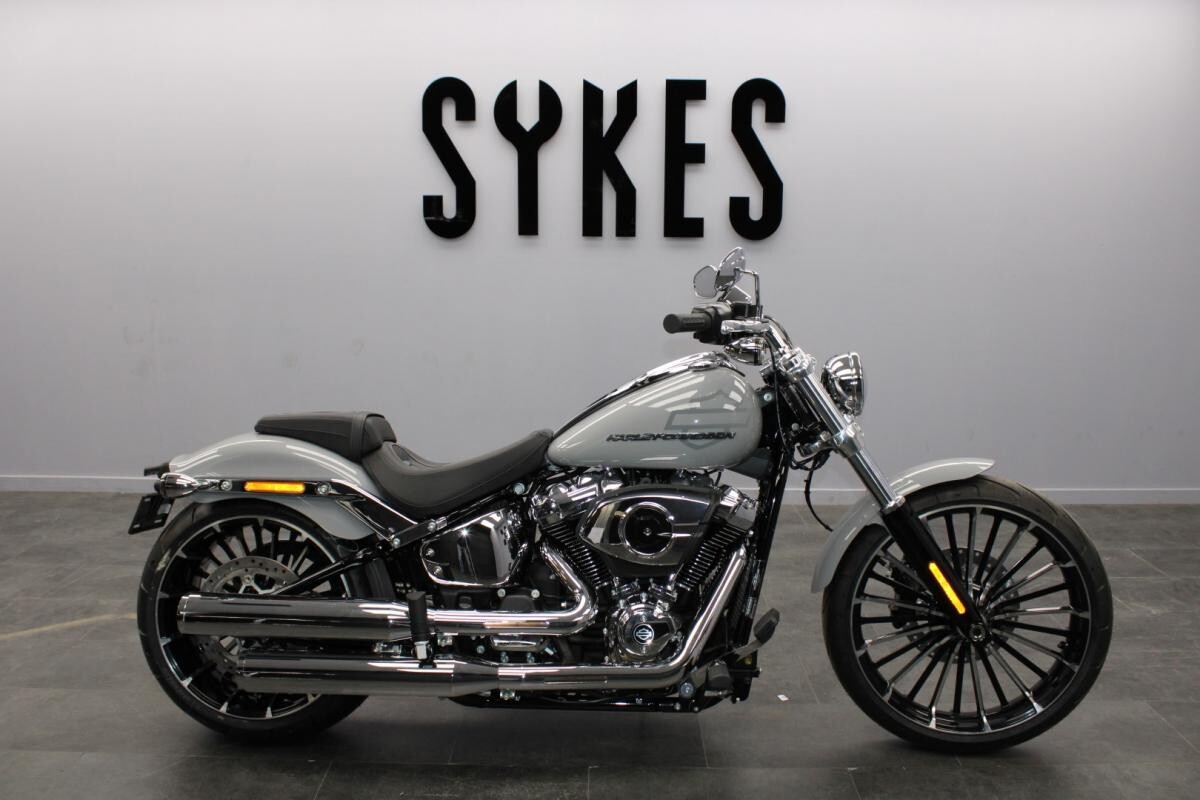 2025 Harley-Davidson FXBR Softail Breakout 117 in Billiard Grey