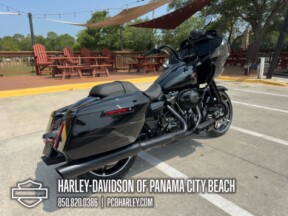 2025 Harley-Davidson<sup>®</sup> Road Glide® thumb 3