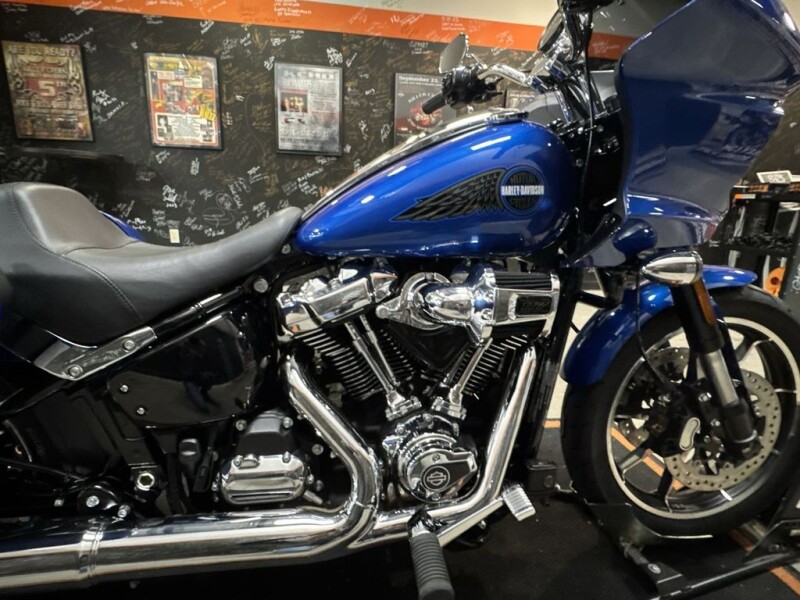 2025 Harley-Davidson<sup>®</sup> Low Rider® ST BLUE BURST