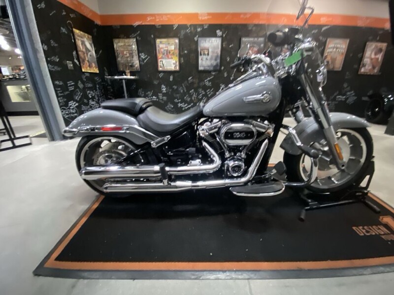 2024 Harley-Davidson<sup>®</sup> Fat Boy<sup>®</sup> 114 BILLIARD GRAY W/ PINSTRIPE