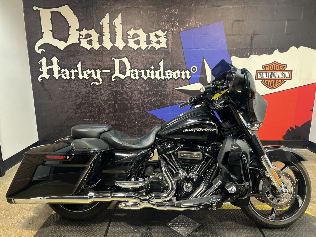 2017 Harley-Davidson CVO Street Glide FLHXSE