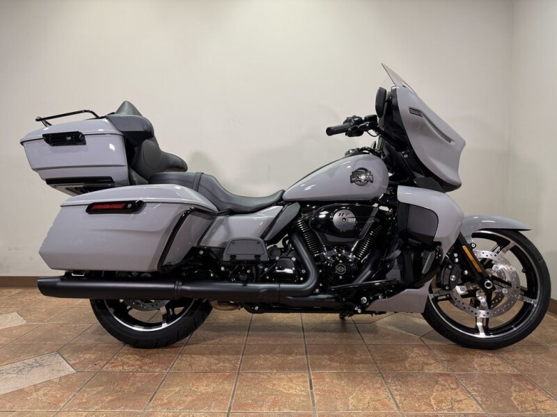 2025 FLHXU Street Glide®