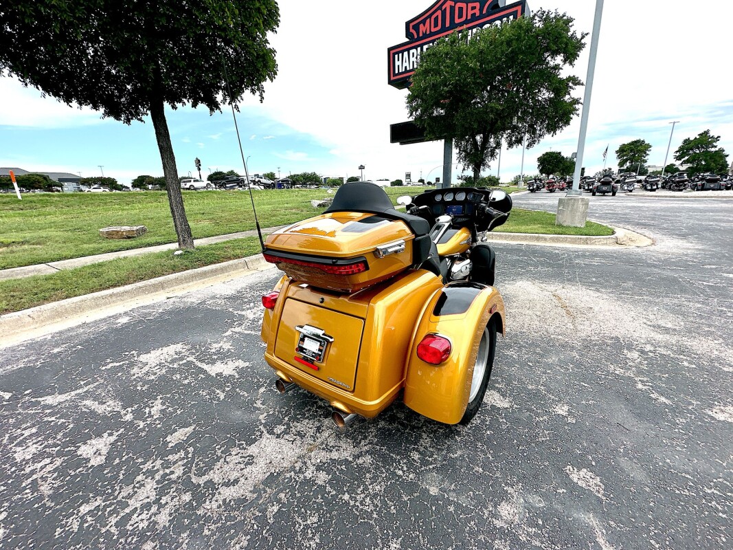 2023 Harley-Davidson Tri Glide Ultra - Photo 9