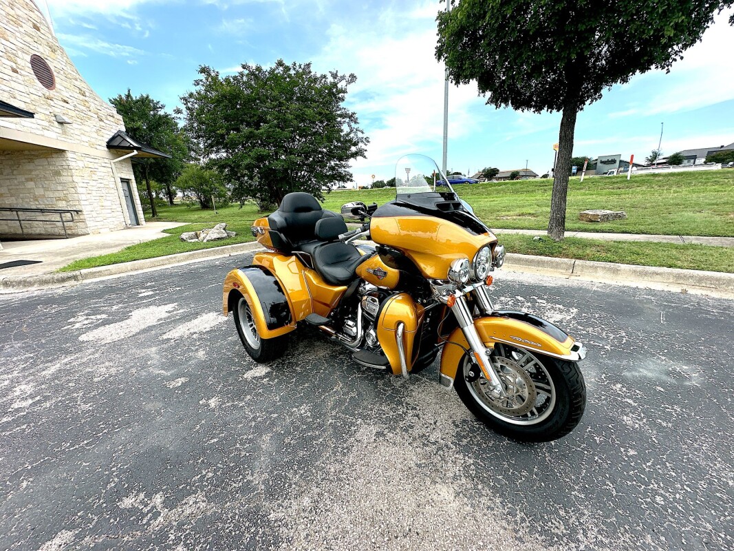 2023 Harley-Davidson Tri Glide Ultra - Photo 3