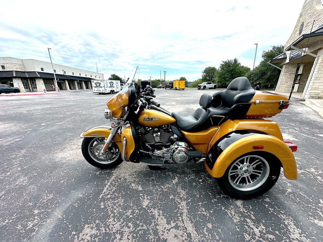2023 Harley-Davidson Tri Glide Ultra - Photo 6