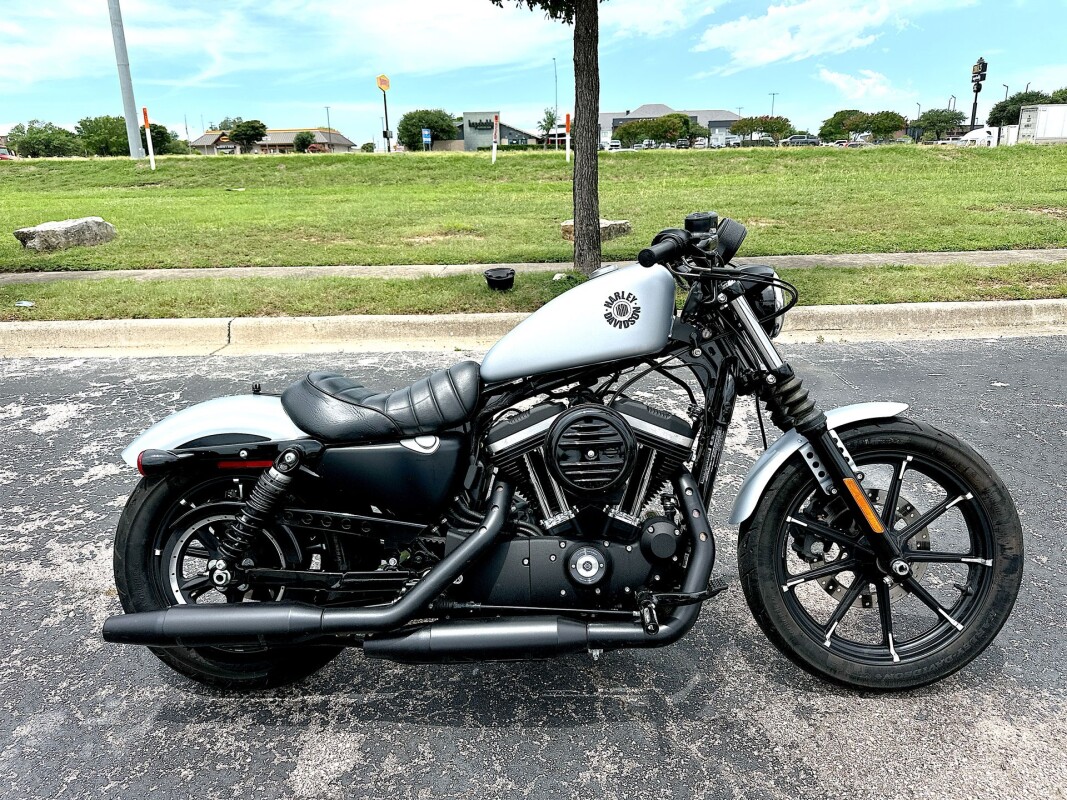 2010 Harley-Davidson® Iron 883™ XL 883N | Fort Thunder